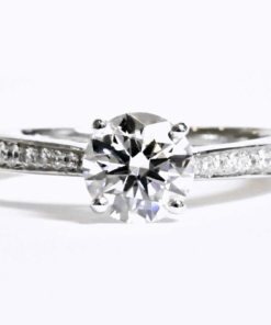 Lacera Ring แหวนเพชรแห่งศิลปะรักอันประณีต